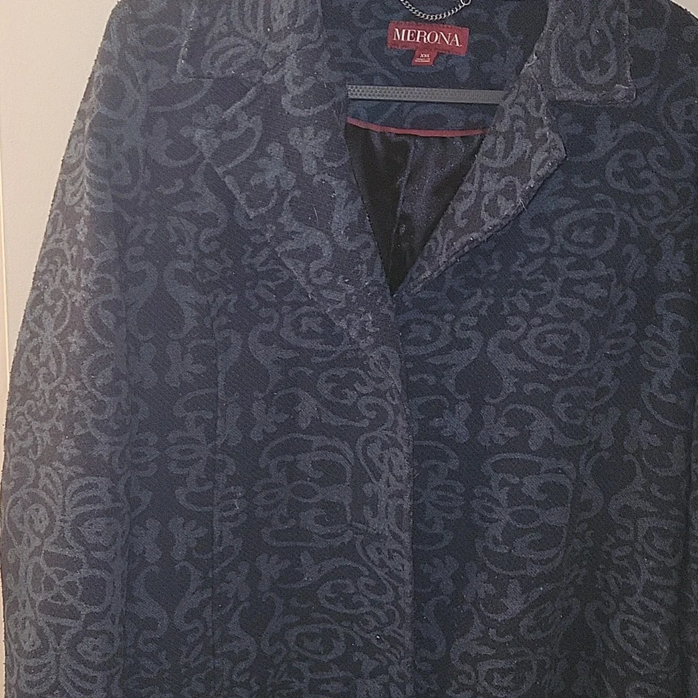 Coat - Picture 3 of 4